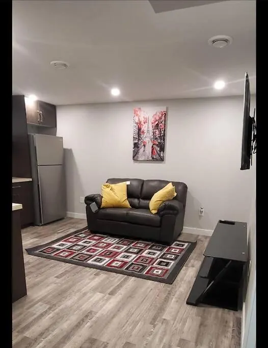 Home Away From Home Winnipeg Apartment